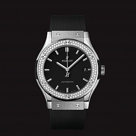 Hublot Classic Fusion Titanium Black Benzel 42mm Dây Cao Su