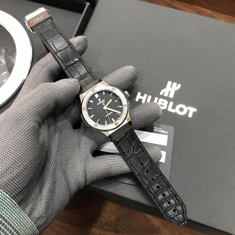 /images/image.php?width=1000&image=/admin/sanpham/Hublot-classic-fusion-titanium-custom-diamonds4_2033_anhkhac3.jpg