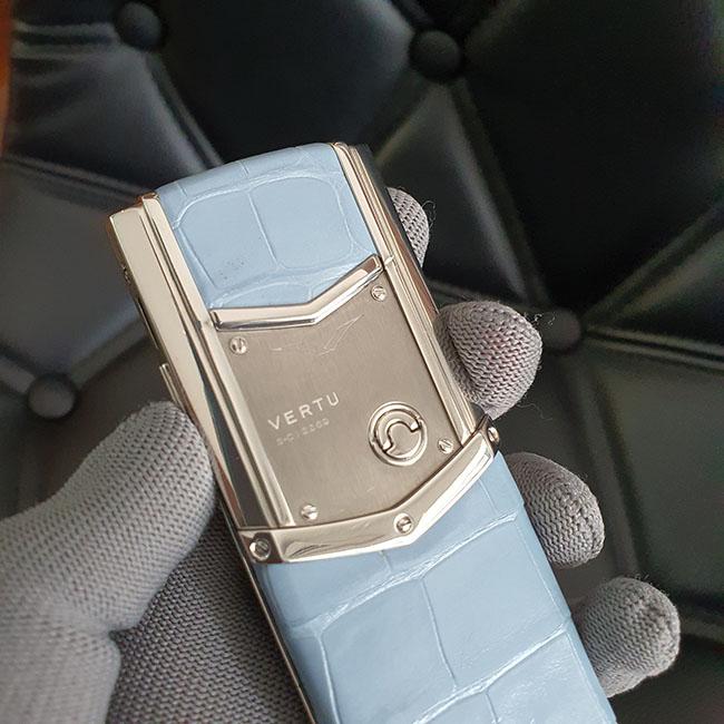 /images/image.php?width=1000&image=/admin/sanpham/Vertu-signature-s-pure-silver-alligator_2015_anhkhac0.jpg