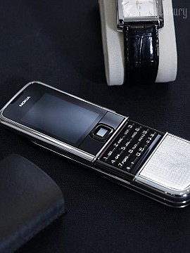 Nokia 8800 thép bóng ngựa trắng