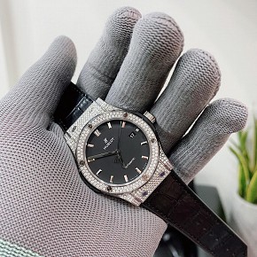 Hublot Classic Fusion Pave Diamond Black 42mm Lướt