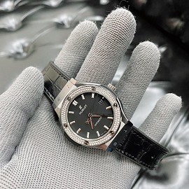 Hublot Classic Fusion Bezel Diamonds 42mm Lướt