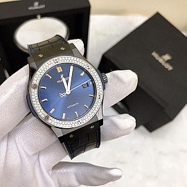 Hublot Classic Fusion Ceramic Blue 42mm new 99% fullbox