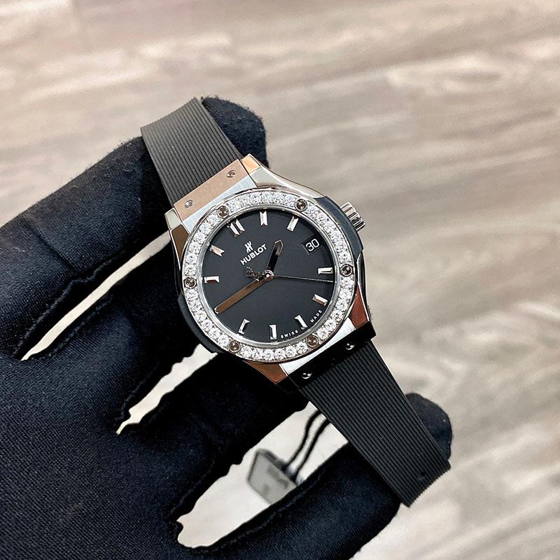Hublot Classic Fusion Titanium Diamond Bezel 33mm Lướt