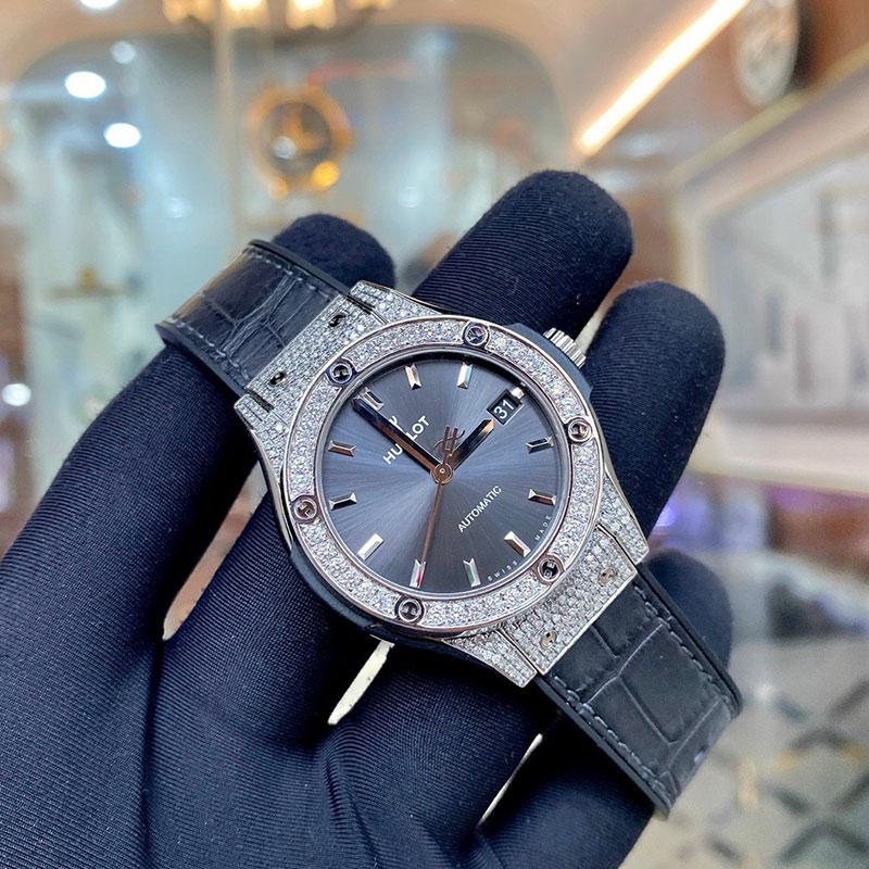 Hublot Classic Fusion Titanium Grey Pavé 38mm (Lướt 2022)