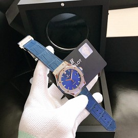 Đồng hồ Hublot Classic Fusion Titanium Navy 42mm