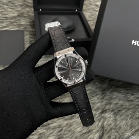 Hublot Classic Fusion Titanium Bezel Grey 42mm Lướt