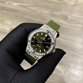 Hublot Classic Fusion Titanium Green Pave Diamonds 38mm Lướt