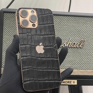 iPhone 15 Vàng Nguyên Khối Lưng Da Cá Sấu Alligator Cao Cấp
