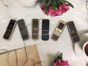 Nokia 8800 có bao nhiêu phiên bản?