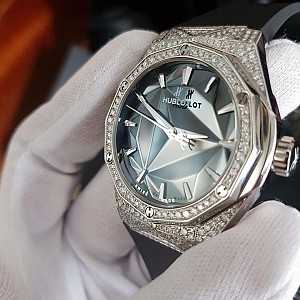 VIDEO: Kiệt tác Hublot Classic Fusion Orlinski Titanium Alternative Pavé 40 mm