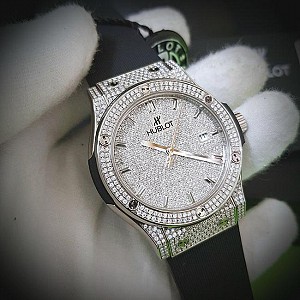VIDEO: Hublot Classic Fusion Titanium Full Pave 42mm