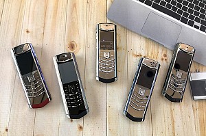 Vertu signature vỏ độ: ông vua Vertu trong bộ long bào mới