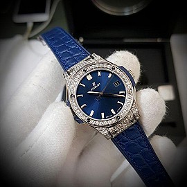 Hublot classic fusion titanium blue dial diamonds 33mm